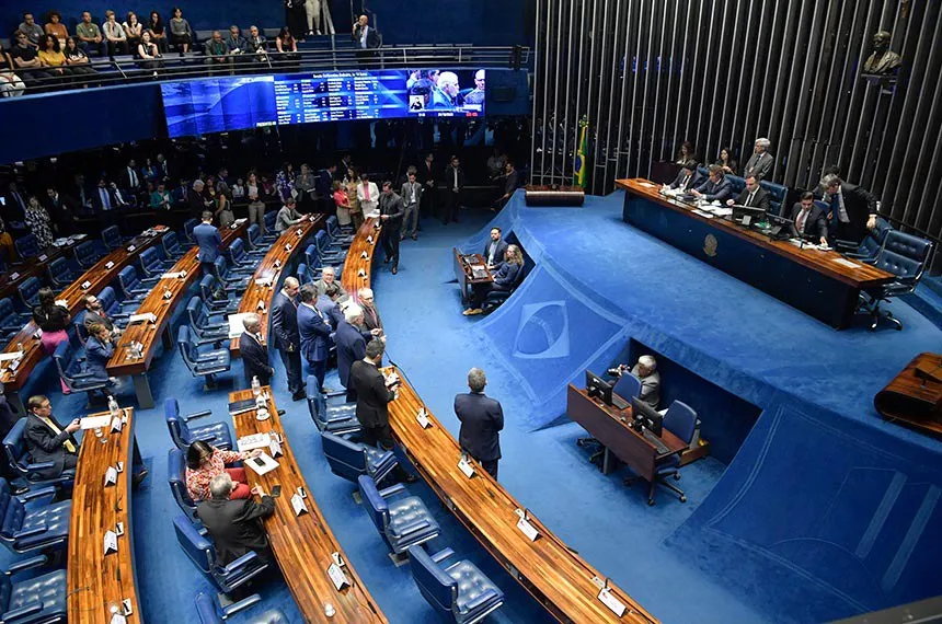 Fim da escala 6x1: o que acontece depois da aprovação na CCJ do Senado?