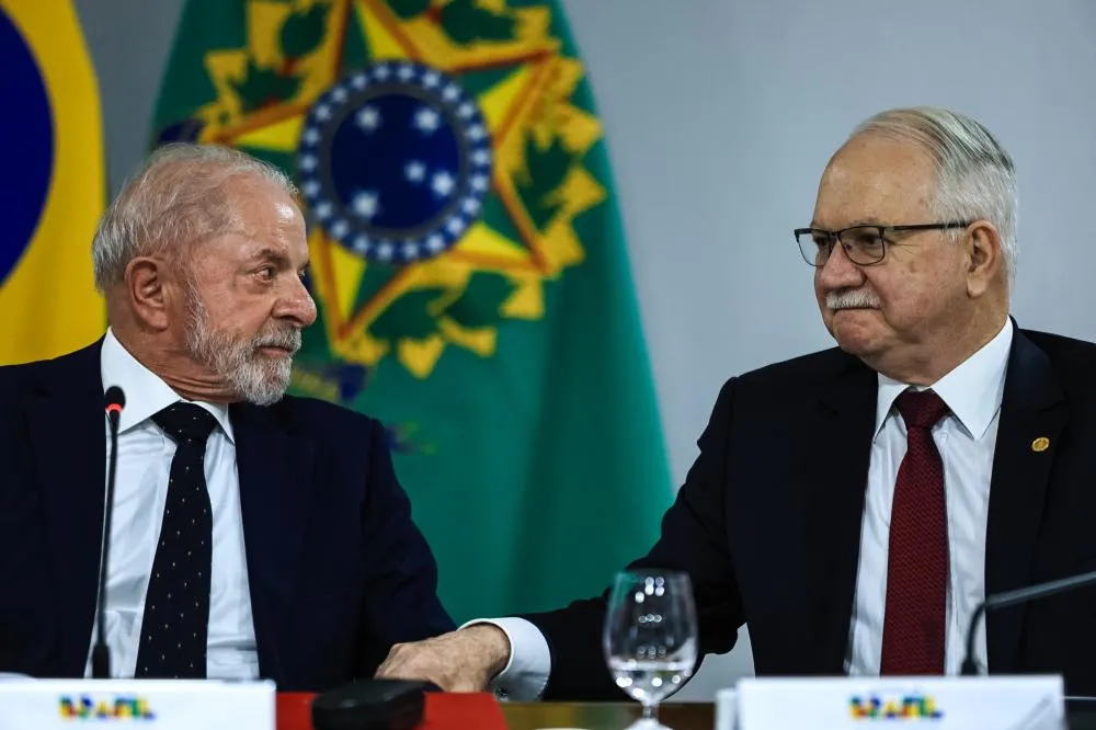 Lula critica crise no STF e cobra apuração de denúncias envolvendo ministros