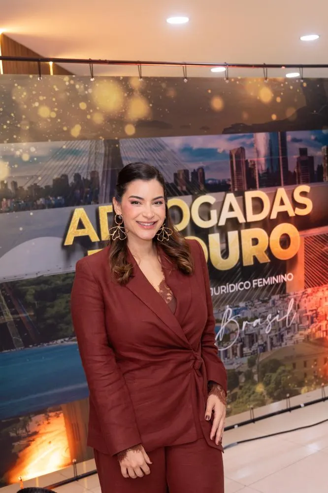 Dos livros no ônibus à expansão da advocacia: a trajetória de Erika Siqueira no Direito Previdenciário